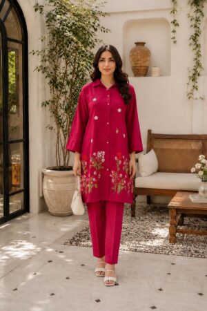 Women's Magenta Embroidered Kurta